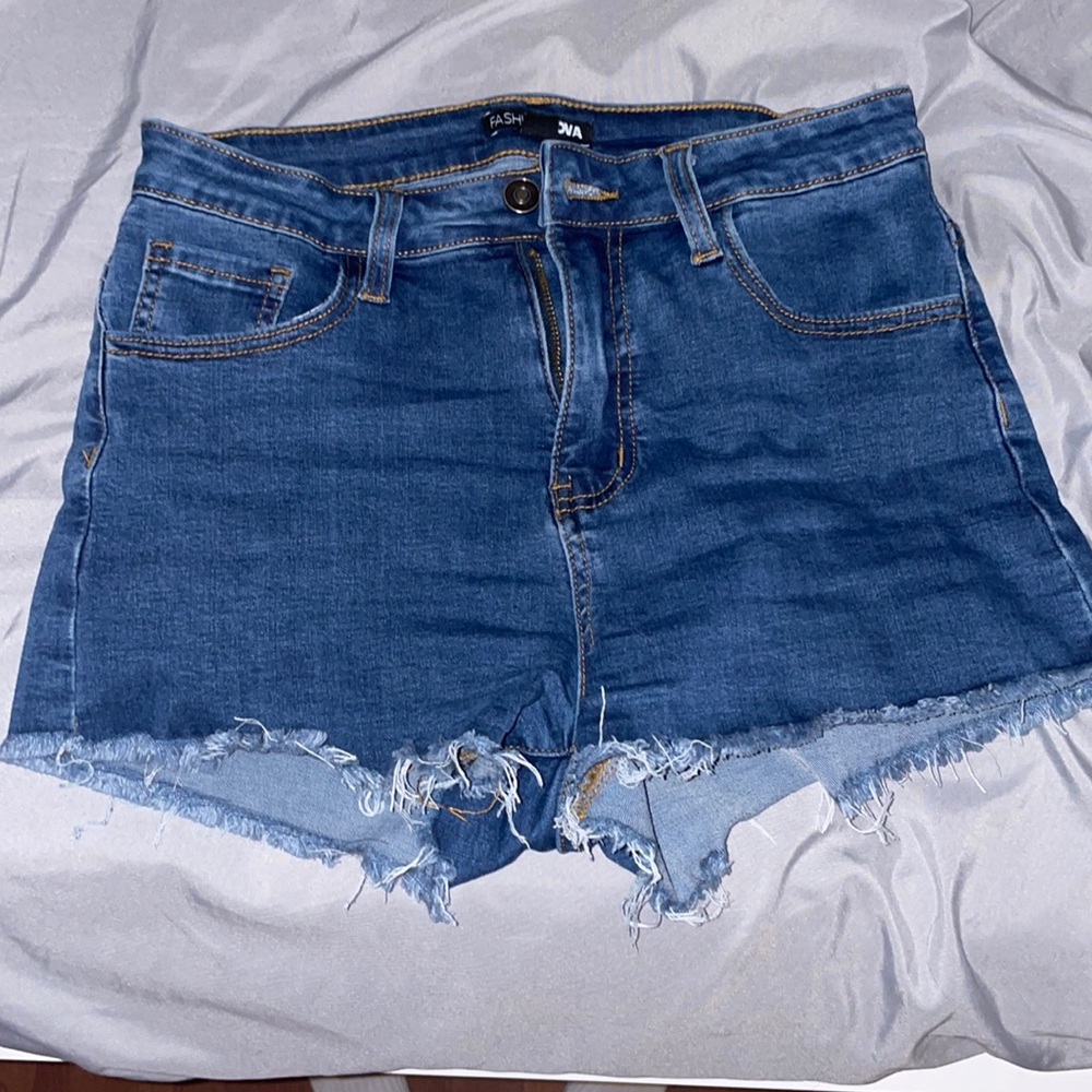 FASHION NOVA JEAN SHORTS